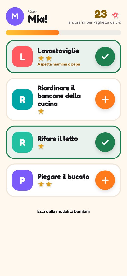 A sinistra la modalità scura, a destra la modalità bambini con le schede grandi.